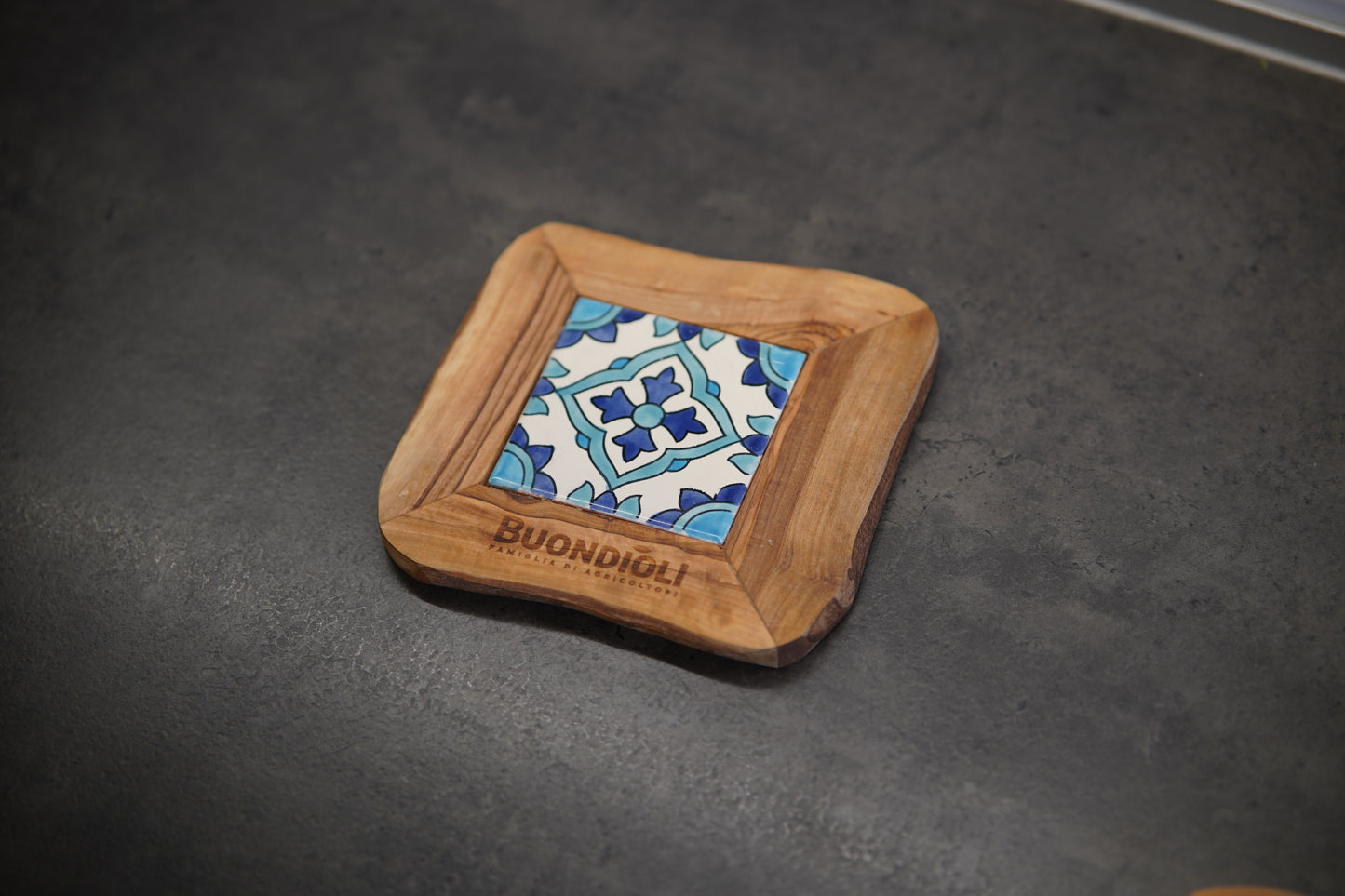 Grytunderlägg med keramikplatta – Olivträ