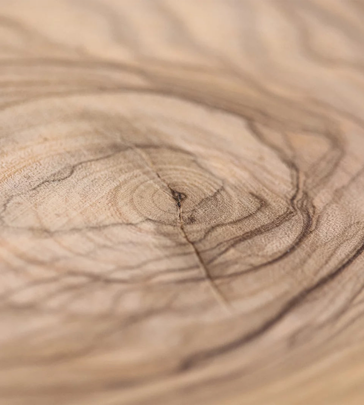 Stor skärbräda i olivträ